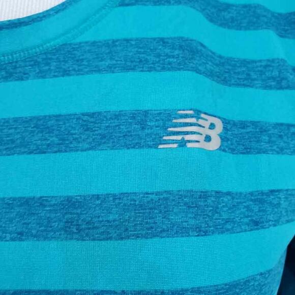 New Balance Stripe Long Sleeve Shirt Workout XS XSMALL Lightweight Exercise Gym - Picture 2 of 6